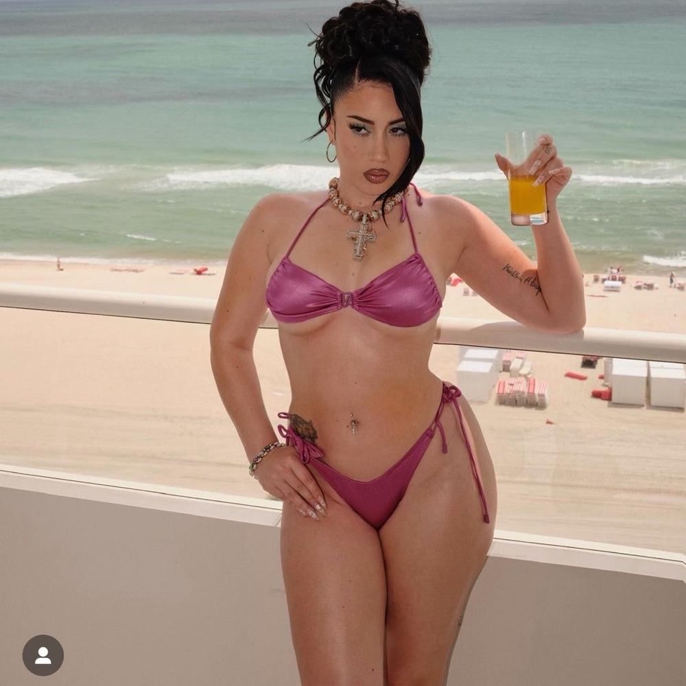 Voight Valentina v-kini magenta
